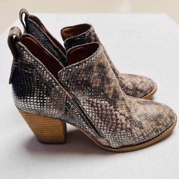 Jeffrey Campbell Rosalee Ankle Boot Womens 7 Snake Skin Leather Python Booties - Picture 1 of 11